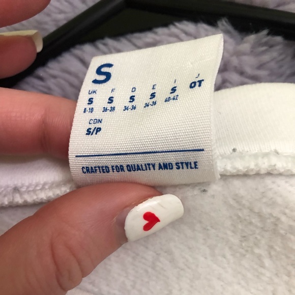 White Reebok crewneck. - Picture 3 of 3